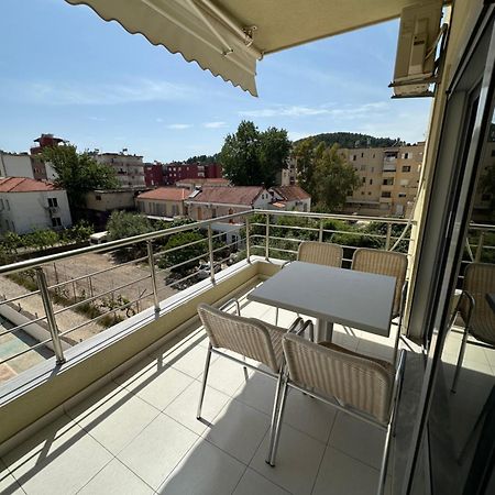 Apartments Piazza Himare Buitenkant foto